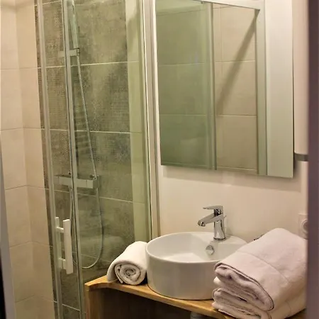 Centre, Studio Confort Apartment