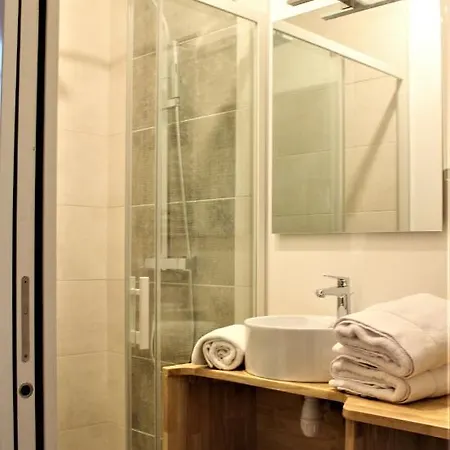 Centre, Studio Confort Apartment